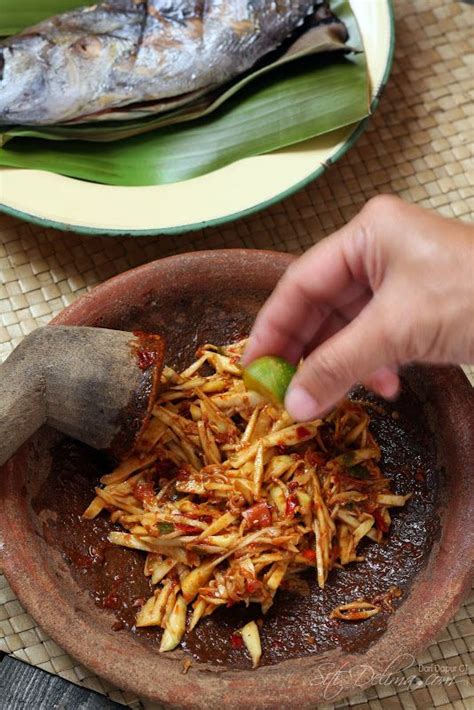 Anda dapat membeli bumbu untuk masakan ikan mas bakar ini di pasar atau di warung, bahkan di super market juga kadang kadang. Resepi Ikan Tongkol Bakar - Resepi Bergambar