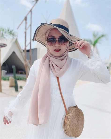 Maybe you would like to learn more about one of these? TOP 20 Selebgram di Palembang - StarNgage