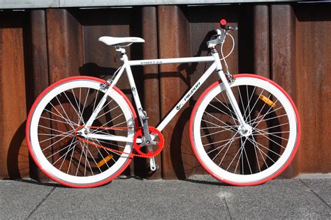 รูปภาพ ขาว สีแดง พูด อุปกรณ์กีฬา จักรยานเสือภูเขา ออกแบบ Fixie