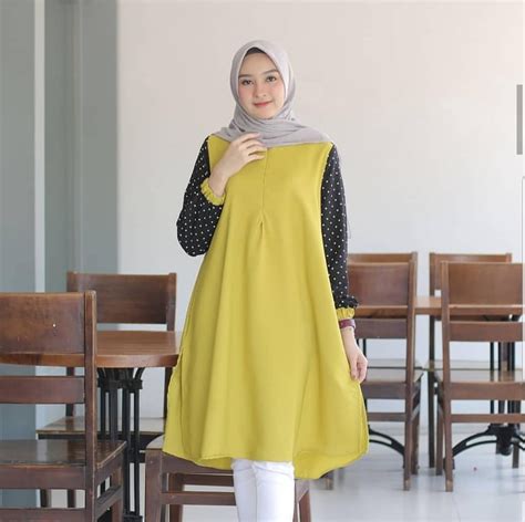 Model tunik yang panjang membuat kesan lebih langsing jika dipadukan dengan celana panjang. Model Baju Tunik Warna Kuning : Tunik Muslim Kemeja Wanita ...