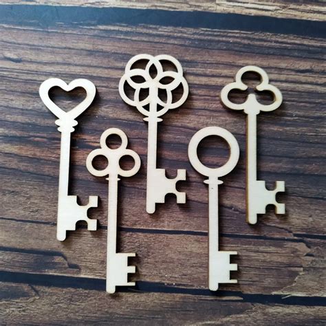 50pcs 8cm Wooden Unfinished Key Wood Keys Vintage Style Skeleton Keys