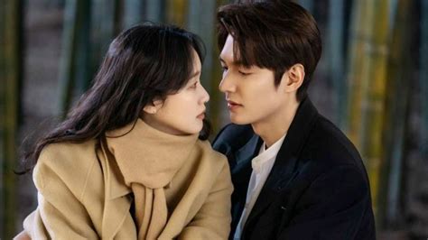 Her grandma passed away in 2019, and we're sure the actress still misses her dearly. Are Lee Min-ho and Kim Go-eun dating? Everything we know ...