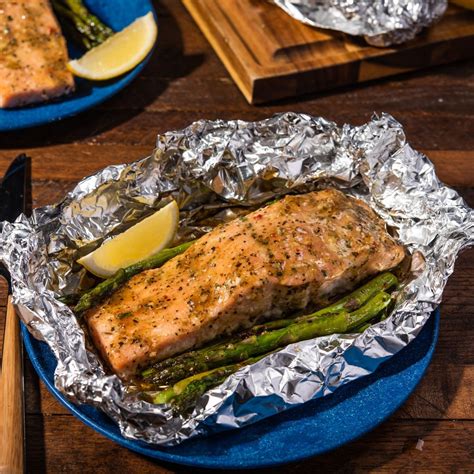 Grilled Salmon & Asparagus Foil Packets | Recipe in 2020 ...