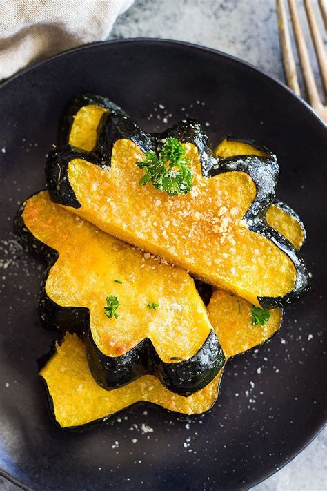 This Simple Parmesan Roasted Acorn Squash Is An Easy Side Dish It Uses