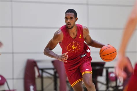 Kai sotto vs evan mobley scoring comparison, in this video i breakdown kai sotto and evan mobley. USC Hoops news and notes with Andy Enfield and Evan Mobley - WeAreSC