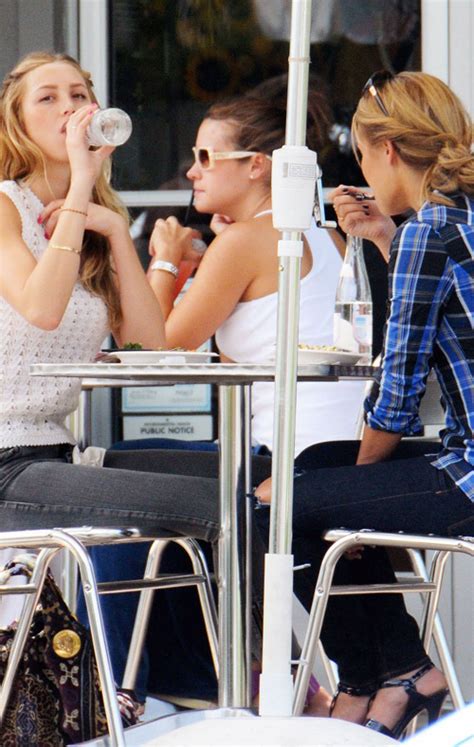 Lauren And Whitney Having Lunch The Hills Photo 2216810 Fanpop