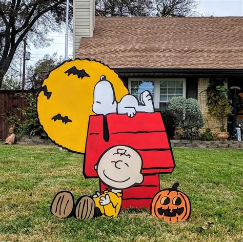 Charlie Brown And Snoopy Halloween Yard Art Lawn Art Etsy Snoopy