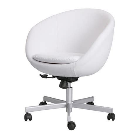 More modern office chair designs. Life of Nickle