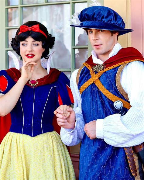 Pin By 2trh2 On Snow White Face Characters Snow White Face