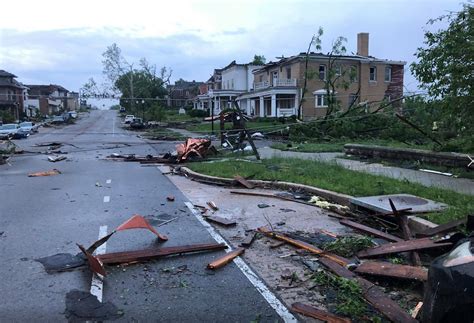 Photos Tornado Rips Through Jefferson City Missouri