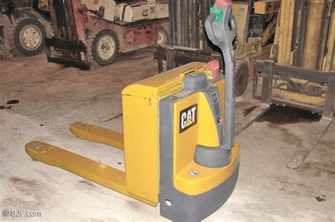 The tiller is used to steer the pallet jack, and in the manual variety. Electric Pallet Jacks for Sale (New & Used) | SJF.com