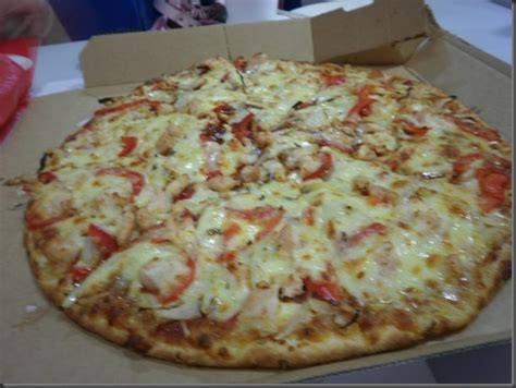 It is our commitment to be the best pizza joint in singapore and offer great value for all pizza lovers from around the world. the Physically Active blog: Domino's Pizza proudly ...