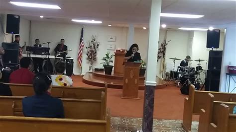 Pastora Angela Cantando Para Cristo Iglesia Manantial De Vida