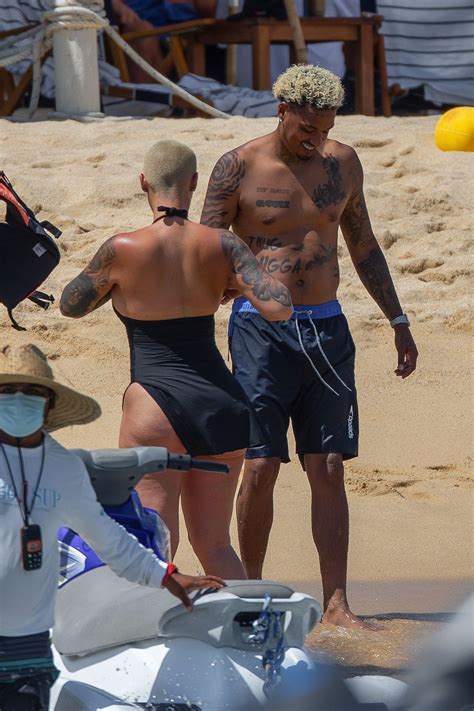 Amber Rose And Two Sexy Girls On The Beach 13 Photos The Fappening