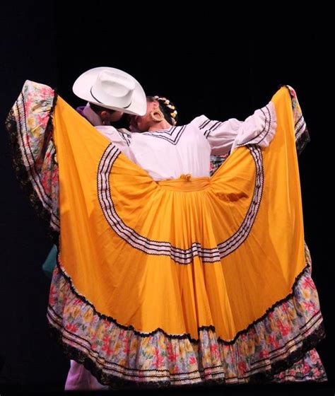 Beautiful Folklorico Couple Ballet Folklorico Mexicano De Carlos Moreno Sinaloa Folklorico