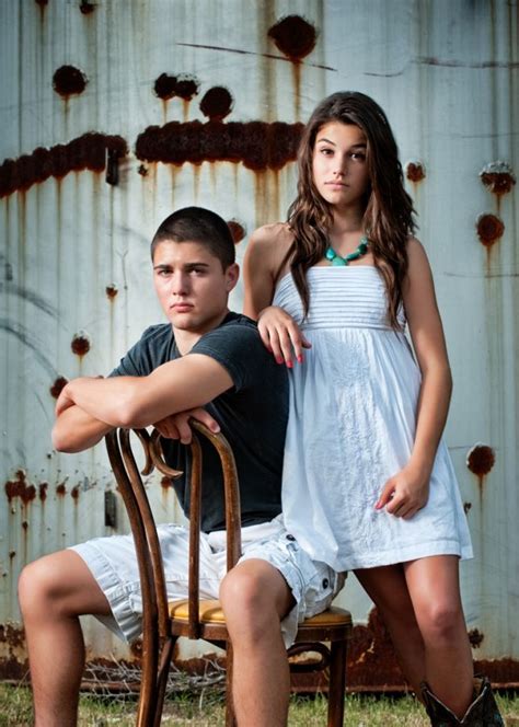 Outdoor Family Photo Siblings Brother Babe Sibling Photography Poses Sibling Photo Shoots