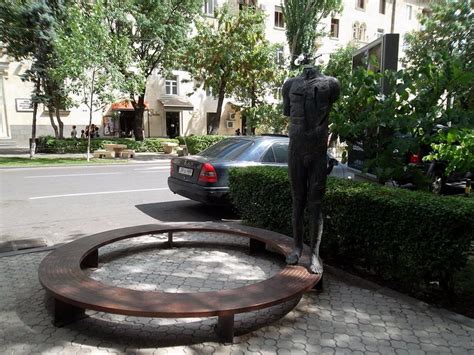 Sculpture Actual Pass Yerevan Ce Quil Faut Savoir