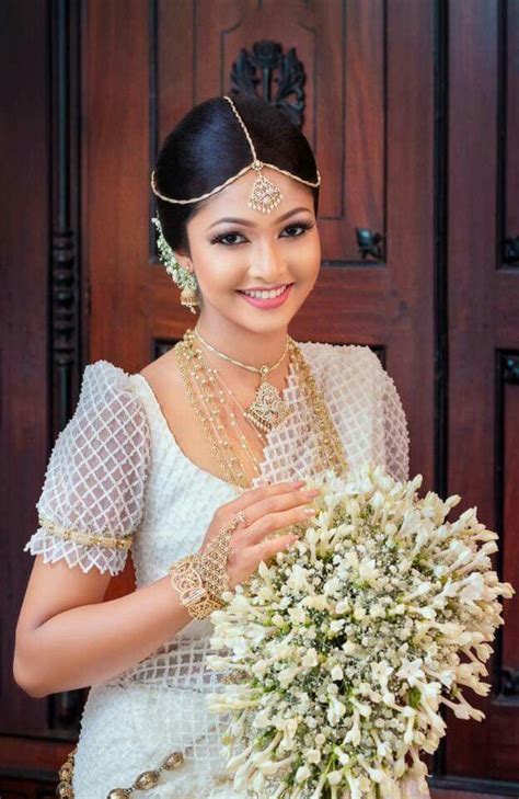 Pin On Sri Lankan Weddings Brides Kandian Brides
