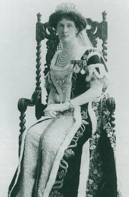 Evelyn 9th Duchess Of Devonshire In Coronation Robes Here Can Be Seen