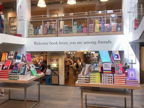 Foyles 32 Photos And 131 Reviews Bookstores 107 Charing Cross Road London United Kingdom