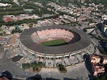 El estadio San Paolo de Nápoles (Italia). Es un estadio abierto en 1959 ...