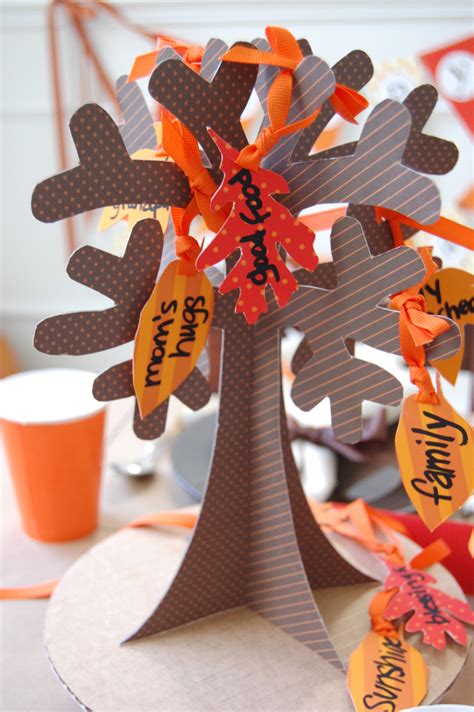 Looking to get a little crafty for thanksgiving? Fun Family Thanksgiving Activities - Frog Prince Paperie