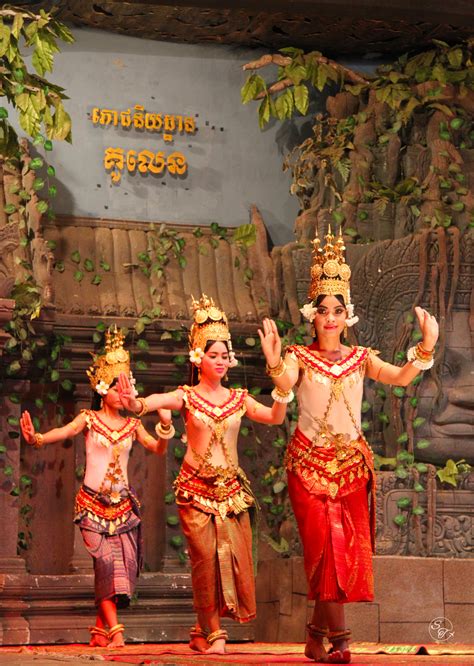 snapshot-monday-traditional-dancers-of-cambodia-marie-hernandez-coaching,-llc