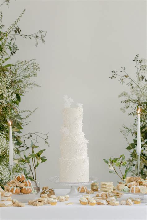 Modern White Wedding Cakes — Avant Garde Cake Studio