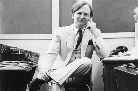 Tom Wolfe Author Of The Right Stuff And Bonfire Of The Vanities Dies At 88 Billboard