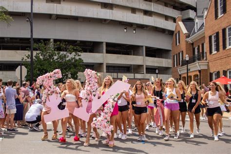 University Of Alabama Sorority Rush Week Goes Viral—learn More The Bama Buzz