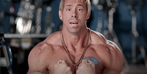 Ryan Reynolds Unveils Muscular Alter Ego Dude For Free Guy Exbulletin