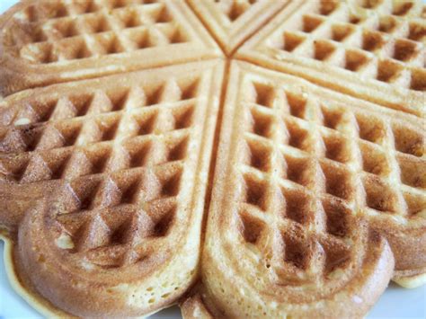 Für den teig braucht man keine küchenwaage, eine tasse reicht völlig aus. Waffeln ohne Butter und Milch - Waffeln milchfrei und ...