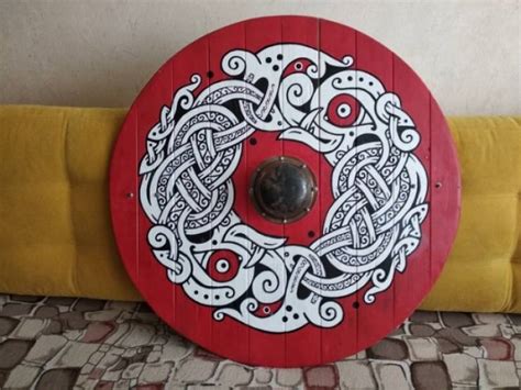 Make your own diy viking shield! A Majestic DIY Shield Made In Viking Style (16 pics) - Izismile.com
