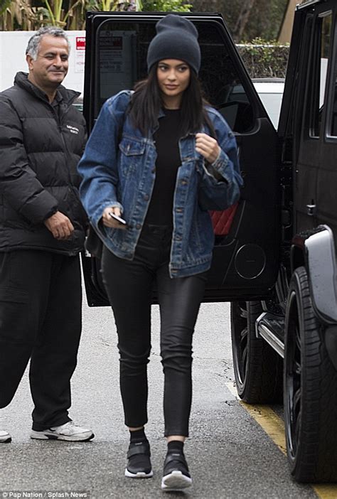 Kylie Jenner Steps Out In La Rain In Casual Looking Clothes Daily