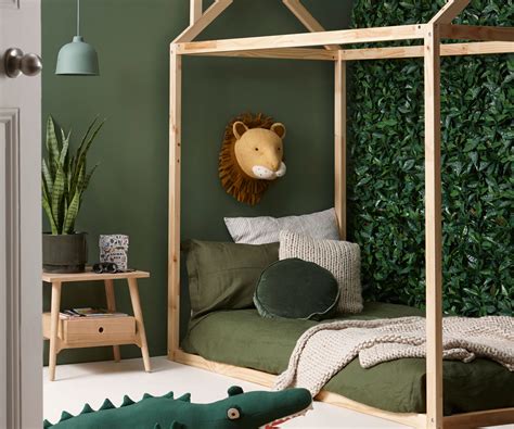 How To Create A Jungle Theme In Your Childs Bedroom