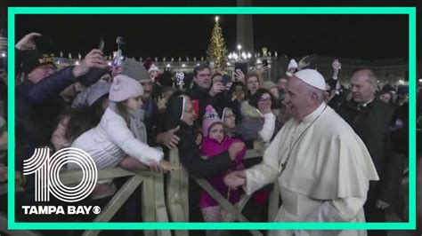 Pope Slaps Womans Hand After She Yanks His Arm Youtube