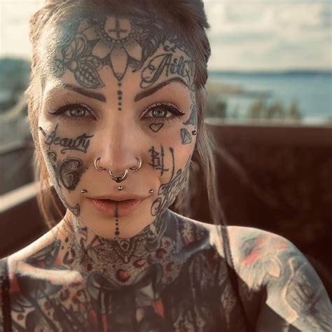 Татуированные лица женщин 53 фото