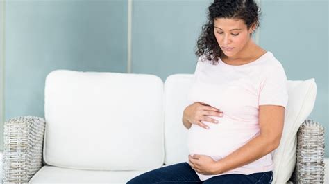 What can i do to ease constipation in pregnancy? Pregnancy Constipation & How To Ease Your Discomfort ...