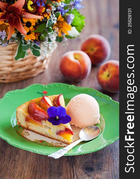 22 Piece Peach Pie Free Stock Photos StockFreeImages