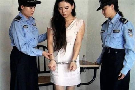 死刑犯行刑时要五花大绑，为什么不用手铐简单点？ 搜狐大视野 搜狐新闻