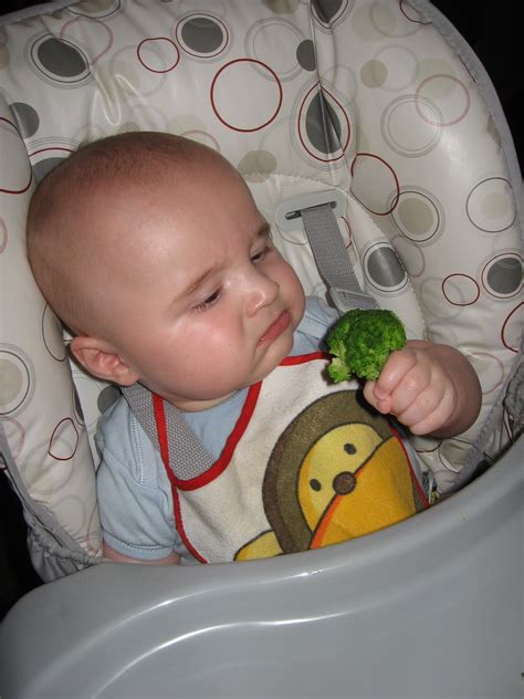 Foods that can't be cut, like yogurt or oatmeal, can be served in clumps that your baby can rake (or try offering them on a preloaded spoon for your baby to put in her mouth). Baby-Led Weaning: Finger foods first!