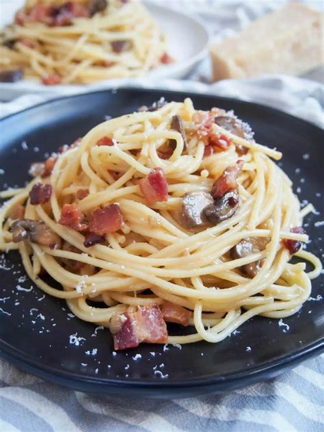 Spaghetti Alla Carbonara With Mushrooms Carolines Cooking