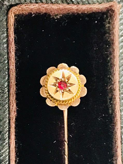 Antique Victorian 9ct Gold Ruby Stick Pin Lapel Pin Tie Pin Late
