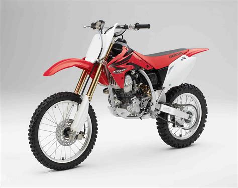 Everything from wheelbase, rake and trail as well as seat height and ground clearance make the difference on the. 2007 Honda CRF 150 R Expert: pics, specs and information ...