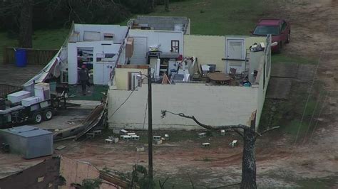 Pictures Mississippi Residents Pick Up The Pieces After Major Tornado