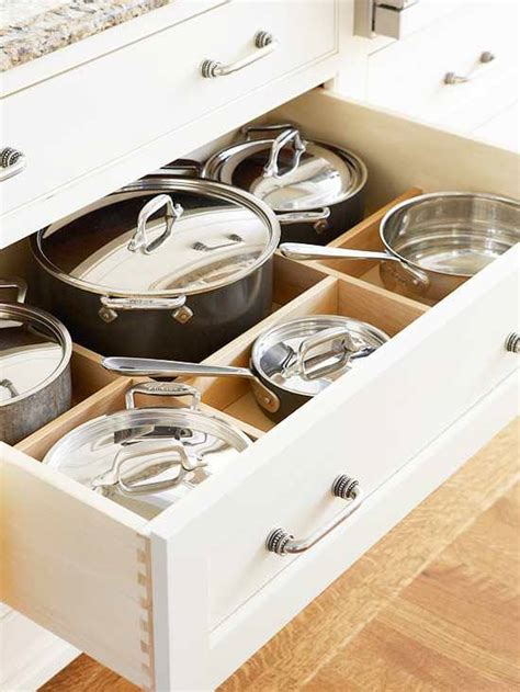 It seems that most people like to prepare meals for themselves and their families as quickly and seamlessly as possible. Organizing Kitchen Drawers - Ideas & Projects • OhMeOhMy Blog