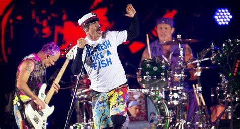 Los Red Hot Chili Peppers Venden Su Catálogo Musical Por Us 140