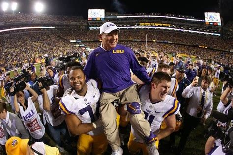 Les S Last Stand That Wasn T The Scene At Lsu As Les Miles S Job Was Celebrated And Then