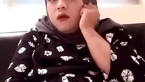 Hijab Crossdresser Masturbates And Show Her Fat Ass Xhamster