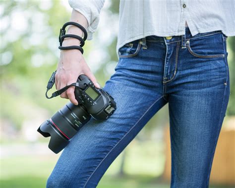 Maureen G Nowak Photography Equipment Review Get A Grip On Your Gear